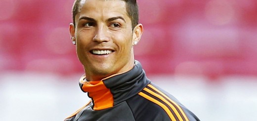 1517655198_cristiano-ronaldo-smiling-wallpaper-1920x1200